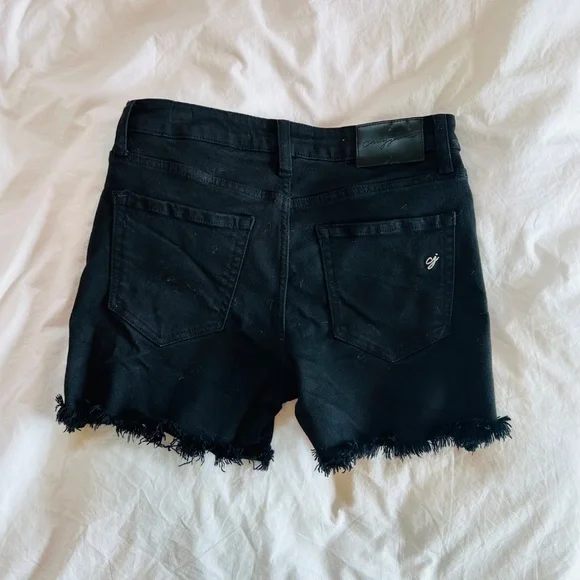 Carly Jean Revy Shorts - Picture 8 of 8